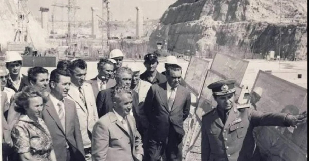 Ceaușescu a plătit 60 de tone de aur pur pentru o colosală construcție din beton și fier. Aceasta funcționează impecabil și astăzi