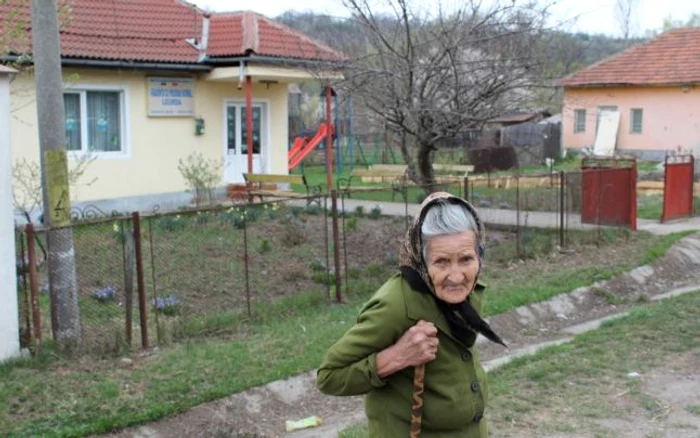 Sofia Chiţoran este angajată ca îngrijitoare cu contract de muncă de două ore pe ziFOTO: adevarul.ro