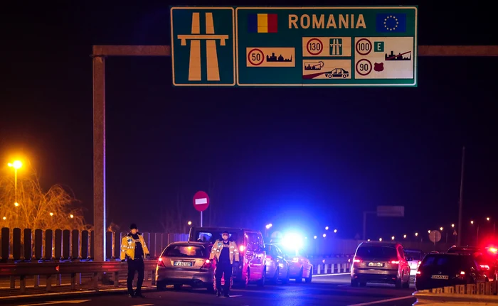 
    Respectaţi sfaturile specialiştilor şi staţi acasă pentru a preveni răspândirea îmbolnăvirilor cu virusul ucigaşFoto: Inquam Photos  