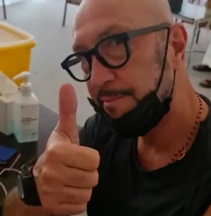 
    Walter Zenga a publicat și un filmuleț din timpul vaccinăriifoto: Instagram  