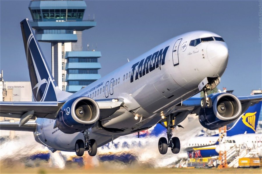 TAROM își înnoiește flota. Primul Boeing 737 MAX 8, denumit „Mircea Lucescu”, a ajuns la București
