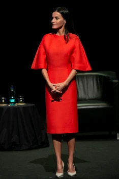 Regina Letizia, spectaculoasă în roșu