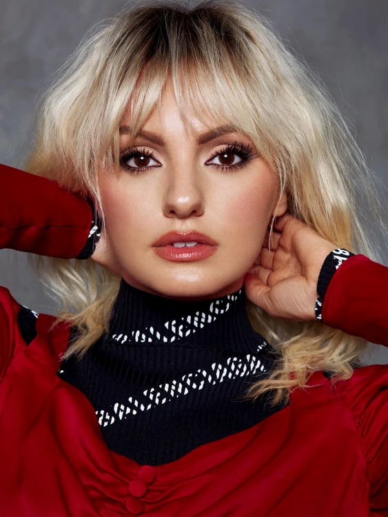 2 alexandra stan la survivor romania jpg jpeg