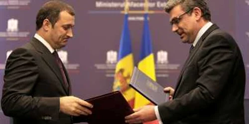 Raportul prezintă pe larg culisele semnării tratatului de frontieră între România şi R.Moldova, de către premierul Vlad Filat şi ministrul de externe Teodor Baconschi
