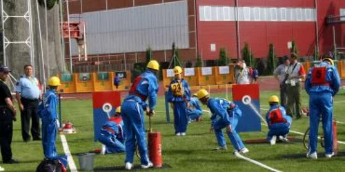 Satu Mare: Două clase de elevi sătmăreni au participat la concursul tinerilor pompieri de la Ostrova