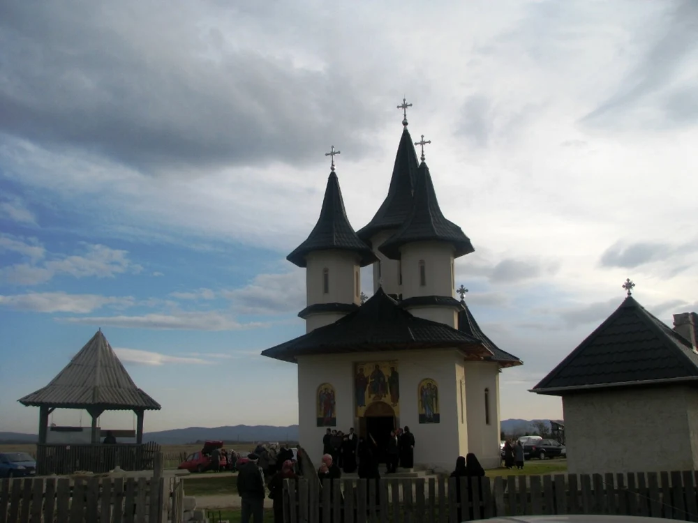 Manastirea de la Pietroasa