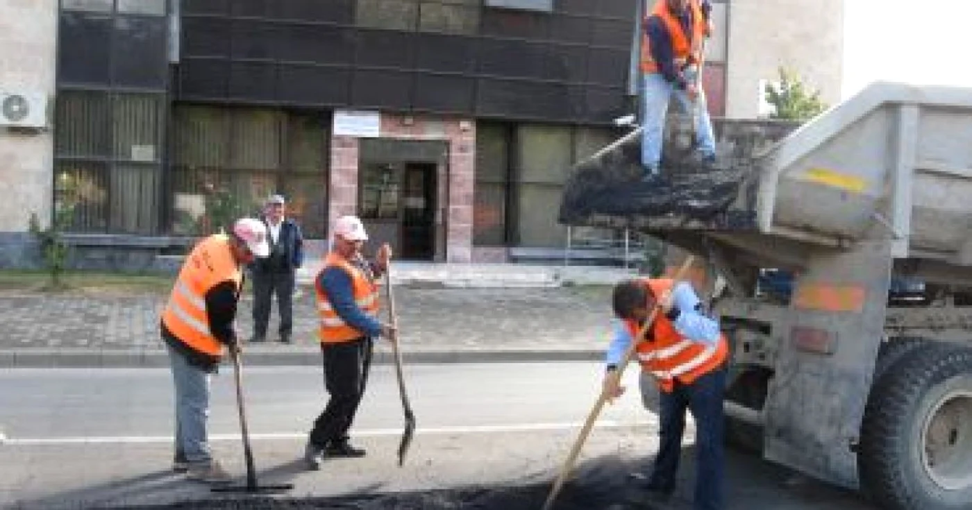 Alba Iulia: "Plombări" pe străzi din centrul oraşului