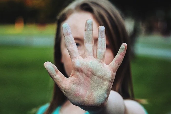 Persoanele abuzive din punct de vedere emoţional aleg să-şi critice partenerul de fiecare dată când au ocazia. foto: pixabay.com