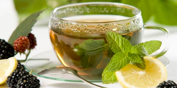 Infuzia de flori de muşeţel poate fi folosită şi extern în băi locale ori generale sau sub formă de comprese.