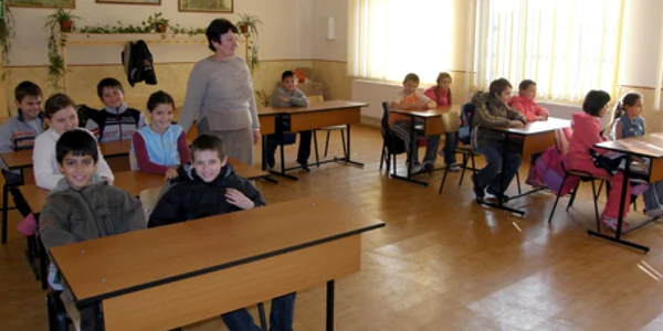  În clasele care până acum erau destinate elevilor de gimnaziu vor sta şi elevi de liceu