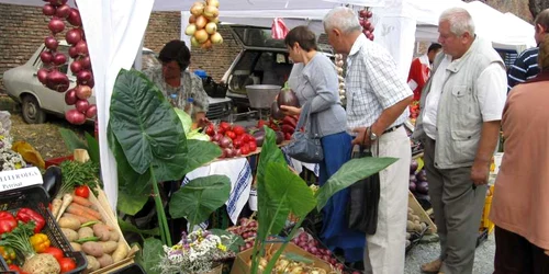 Vizitatorii pot cumpăra produse agricole