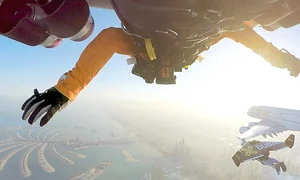 Zburătorii au filmat  întreaga acrobaţie jpeg