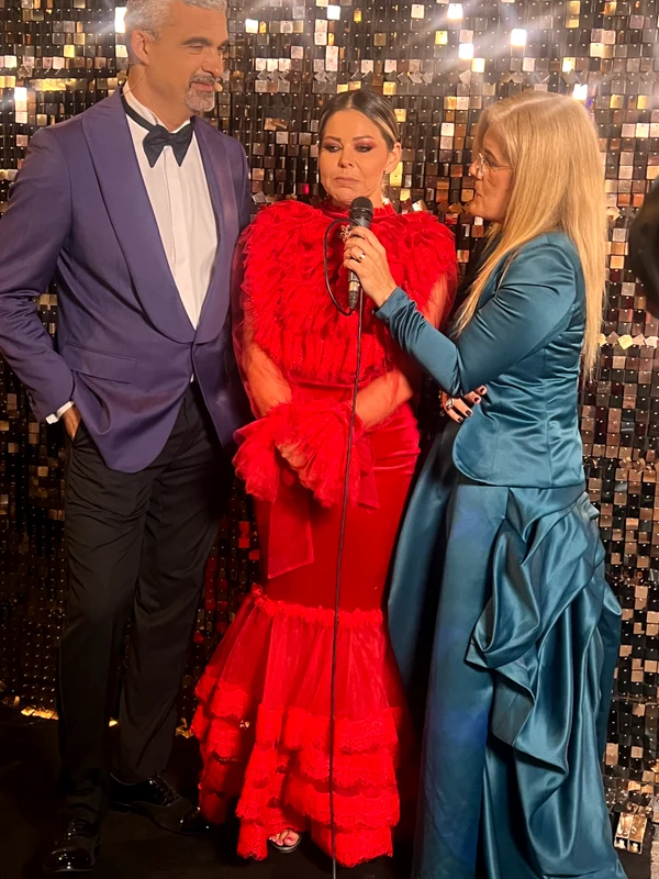 Miki de la K-pital, pe numele ei Mihaela Marinache, a făcut figură bună pe scena Festivalului de la Mamaia, la ediția aniversară Mamaia 60