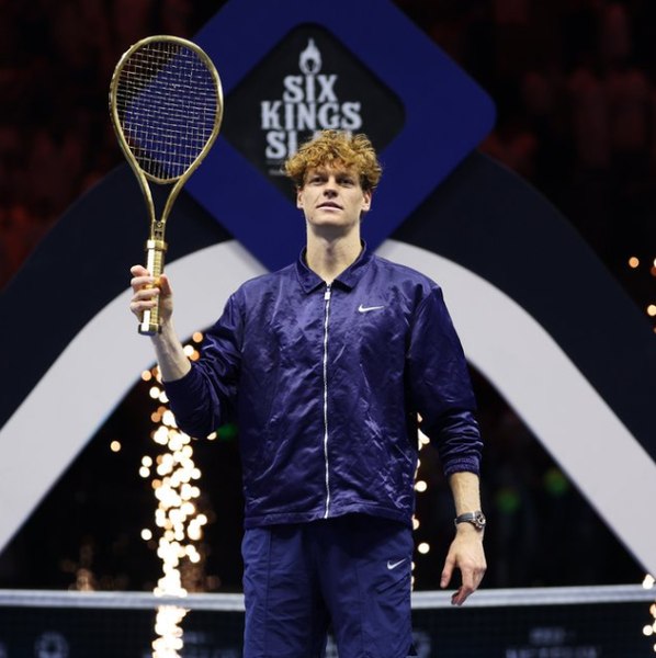 Jannik Sinner, câștigător la Six Kings Slam! Premiu record pentru italian: bani gheață și o rachetă realizată integral din aur 