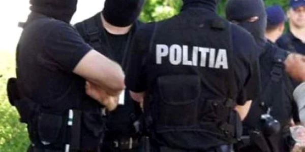 Percheziții la Constanța și Călărași
