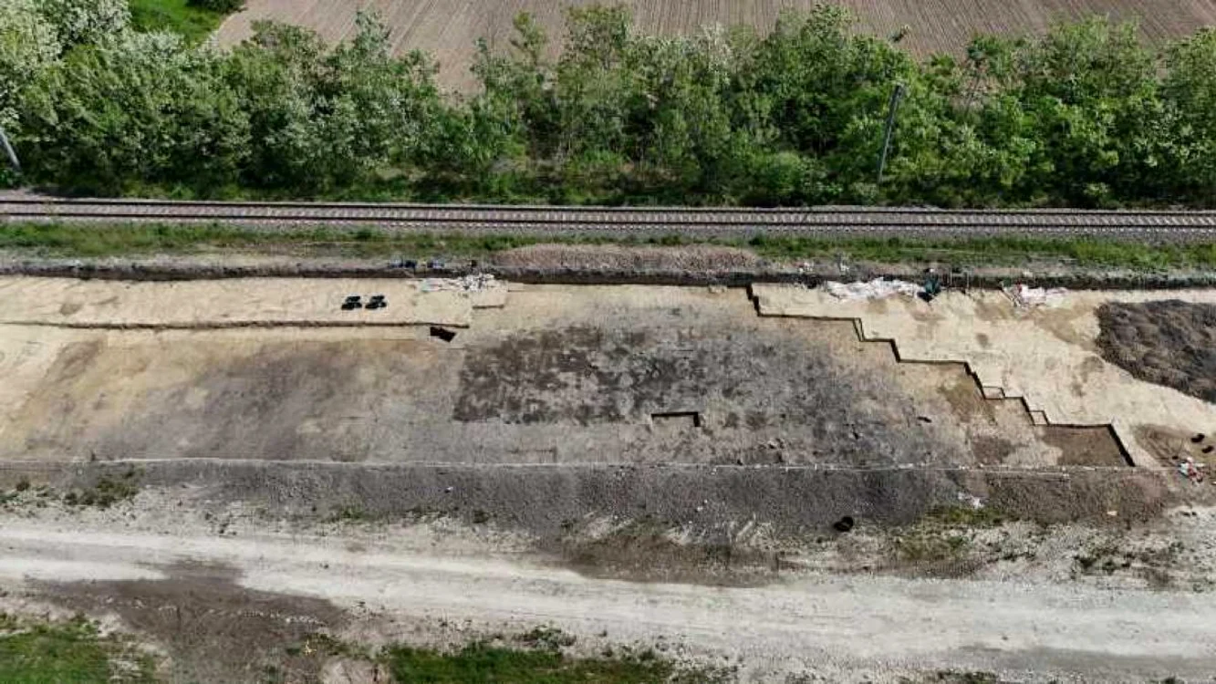 500 de morminte preistorice pe traseul căii ferate Caransebeș-Lugoj / foto: Agerpres