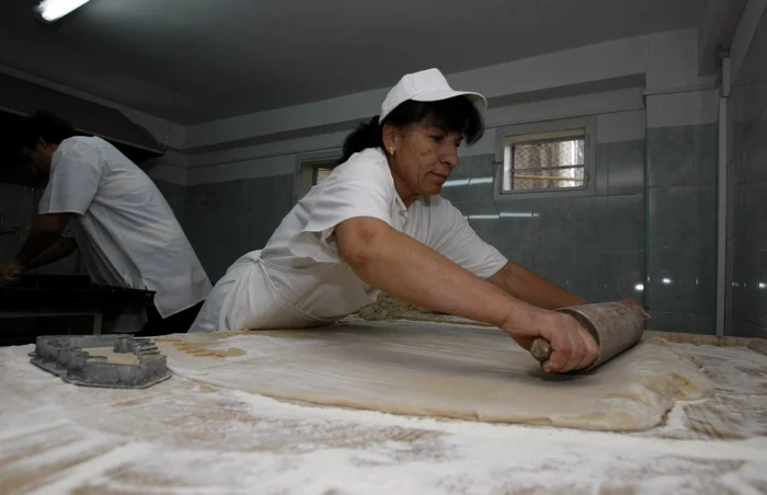 Şomerii pot obţine calificări pentru mseria de cofetar FOTO Adevărul