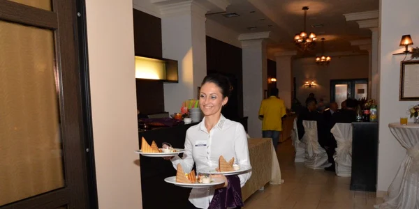 Meniu balcanic de excepţie la Hotel Rogge din Reşiţa