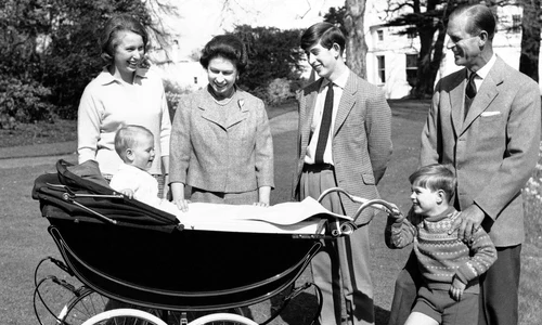 Elisabeta și copiii Anne, Charles, Andrew și Edward, profimedia 0683550278 jpg