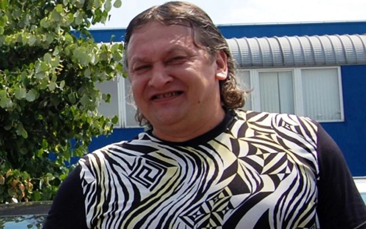 
    Dănuţ Lupu  