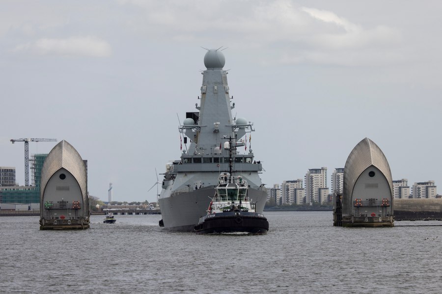 Marea Britanie trimite o altă navă de război în Marea Roșie după ce distrugătorul HMS Diamond a fost avariat de atacurile rebelilor houthi