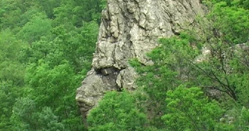 Un monument natural uitat de turişti