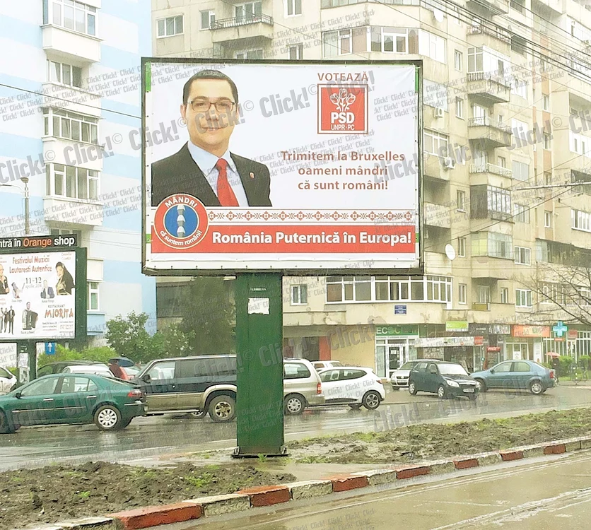 
    Chipul lui Ponta  apare de patru  ori pe o distanţă  de un kilometru (Fotografii: Andreea Dancu )  