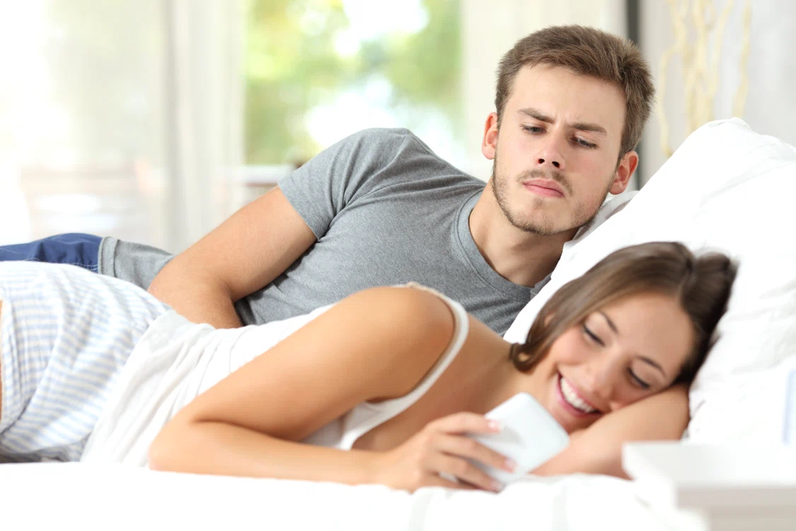 
    Gelozia ocazională este absolut naturală şi ajută la menţinerea relaţiei de cuplufoto: 123RF  