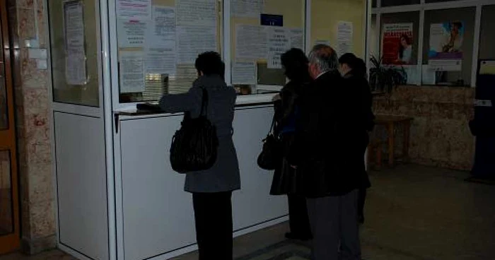 Sute de declaraţii nominale sunt depuse zilnic la sediul Casei de Pensii