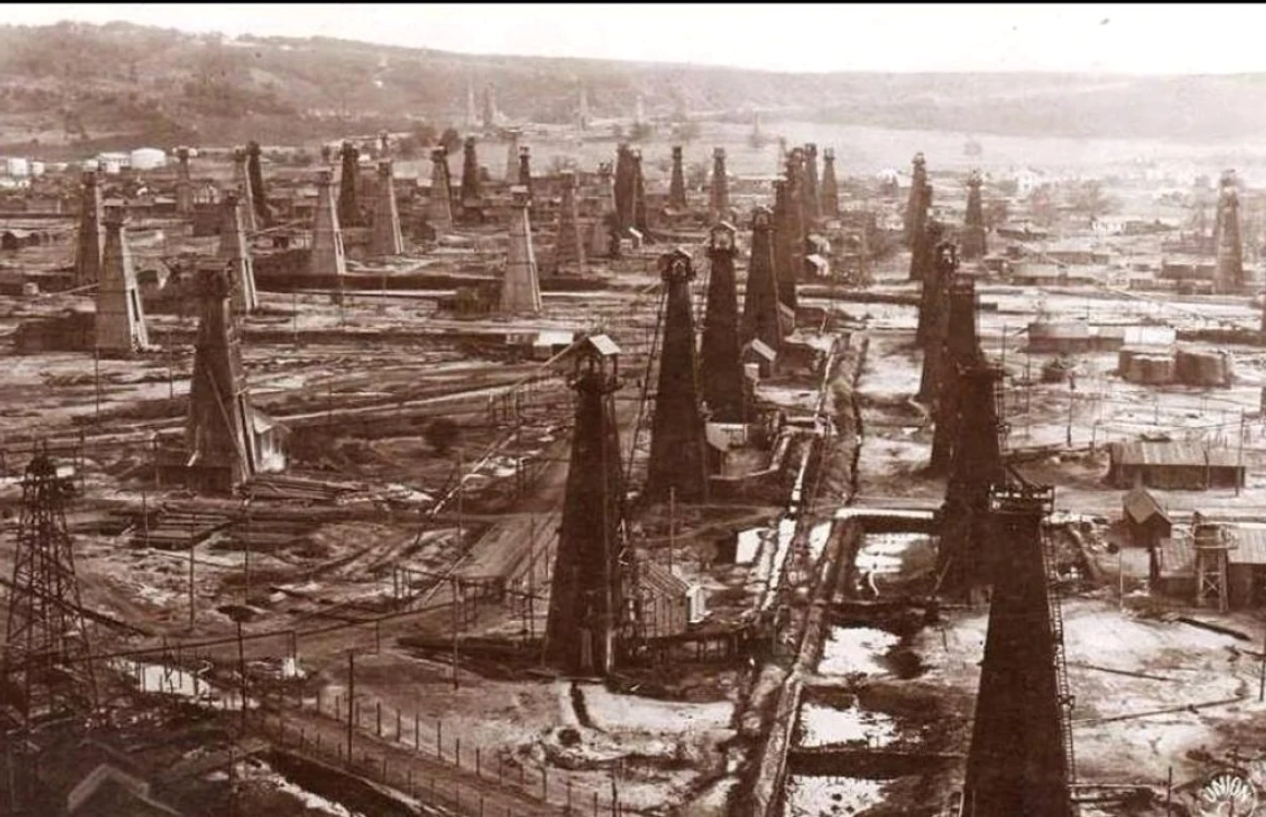 FOTO: Muzeul Virtual Moreni - Vedere aeriana Moreni (posibil prima parte a anilor '30, sec XX)