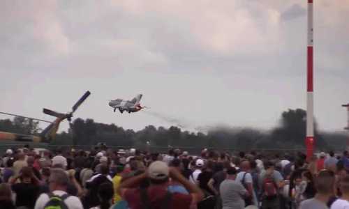 VIDEO // Un avion MiG 21 LanceR al Armatei Române a făcut spectacol la un show aviatic din Ungaria, unul dintre cele mai mari din Europa jpeg