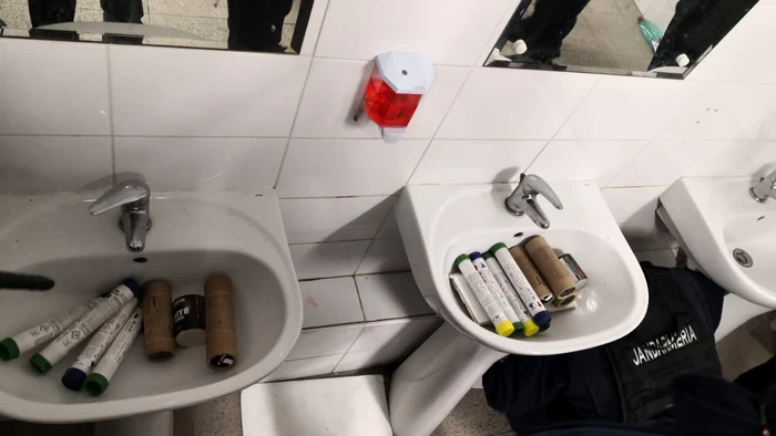 Materialele pirotehnice au fost confiscate de jandarmi