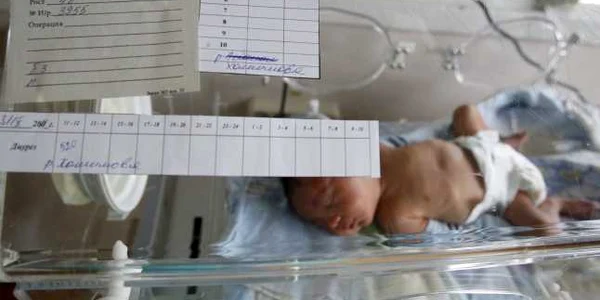 Un bebeluş tadjik abandonat după naştere într-un spital din Moscova. 