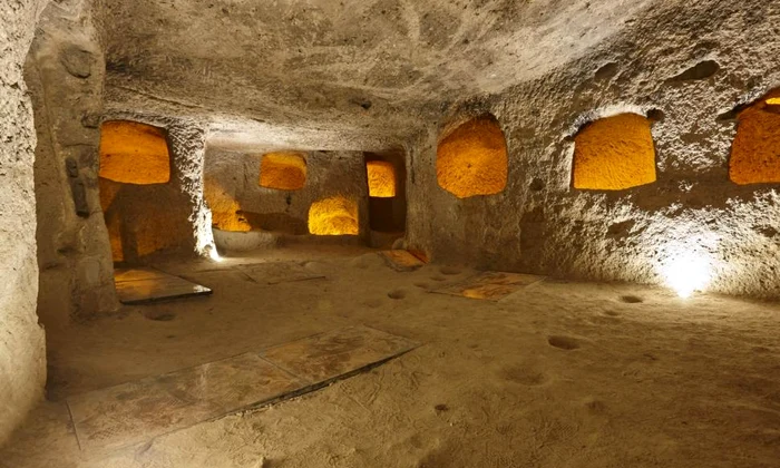 a daramat un perete din casa iar in spatele lui a gasit un oras subteran ascuns de secole acolo puteau locui 2 000 de oameni 1111248 jpg