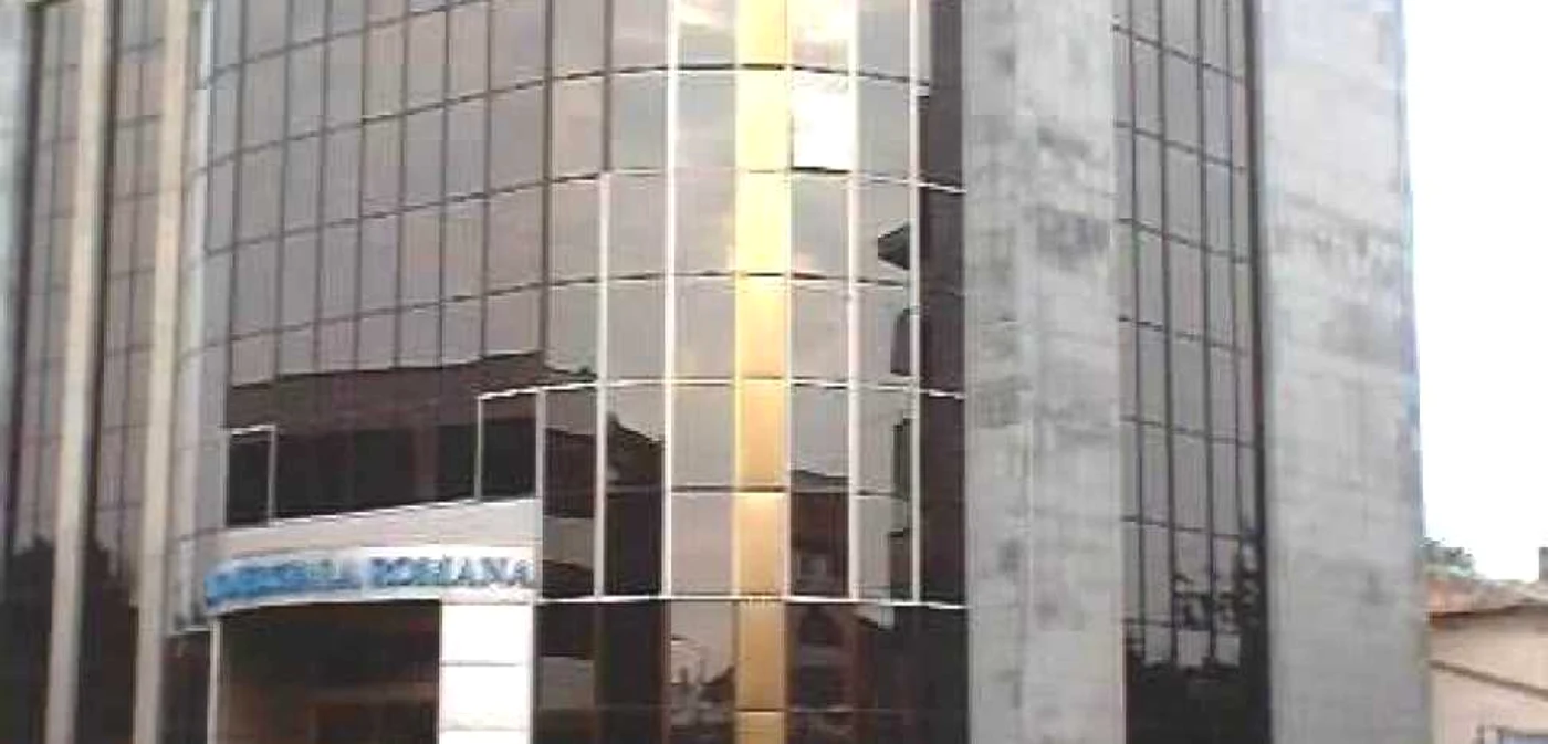 Sucursala BCR ( www.eminemscu.3x.ro)