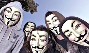 Măştile Guy Fawkes sunt  simbolul mişcării Anonymous jpeg