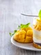 Cheesecake cu mango  Sursa foto shutterstock 1358799743 jpg