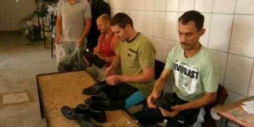 Aceştia sunt deţinuţii care au făcut pantofi de 175.000 de lei