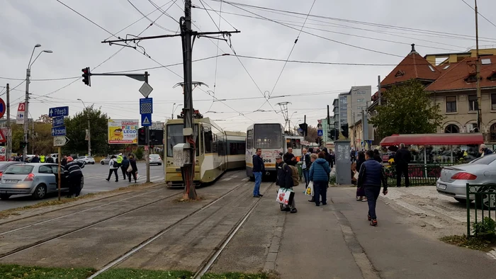 Cele două tramvaie au deraiat la intersecția Calea 13 Septembrie cu Șos. Progresul