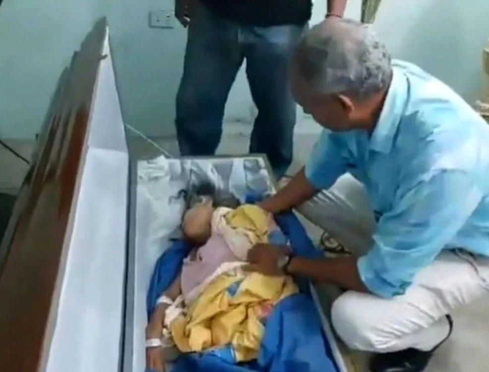 Bella Montoya, femeia din ecuador care a inviat in sicriu