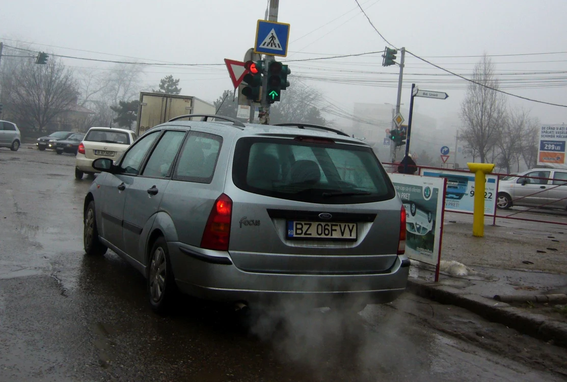 Doar una din zece maşini noi diesel au trecut textul limitelor UE de poluare, conform Transport&Environment