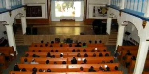 Proiecţiile de film sunt gazduite de Sinagoga