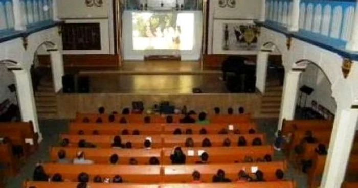 Proiecţiile de film sunt gazduite de Sinagoga