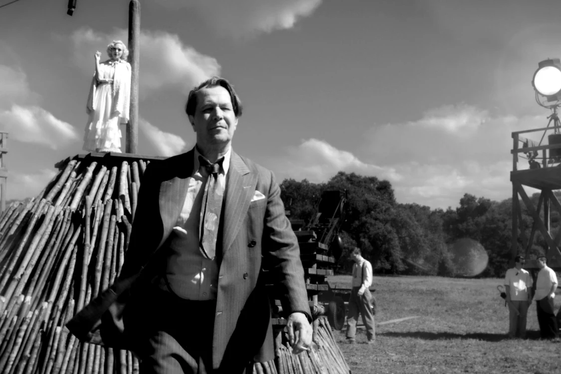Gary Oldman ]n filmul "Mank" FOTO Cinemagia