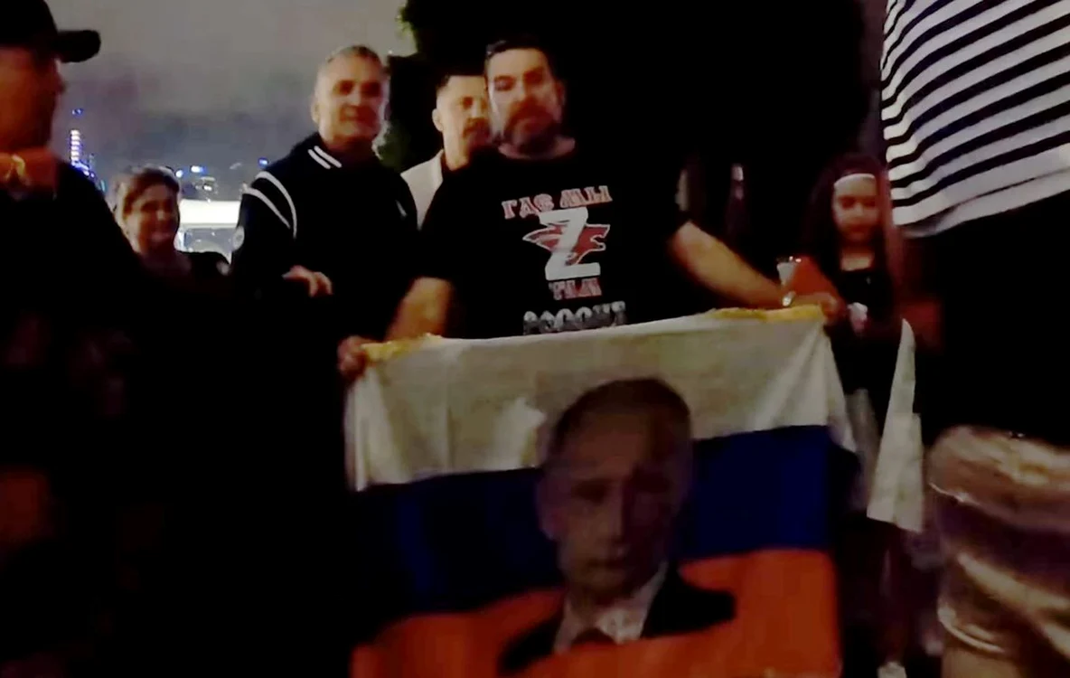 Srdjan Djokovici (stânga), un susținător al lui Putin și al războiului din Ucraina. FOTO: Twitter