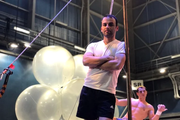 Ciprian Vereș, în timpul unei pauze din spectacol