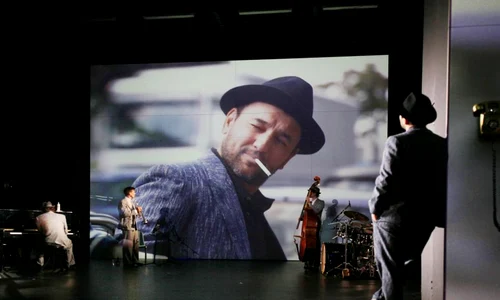 Teatru în vremuri de război jpeg
