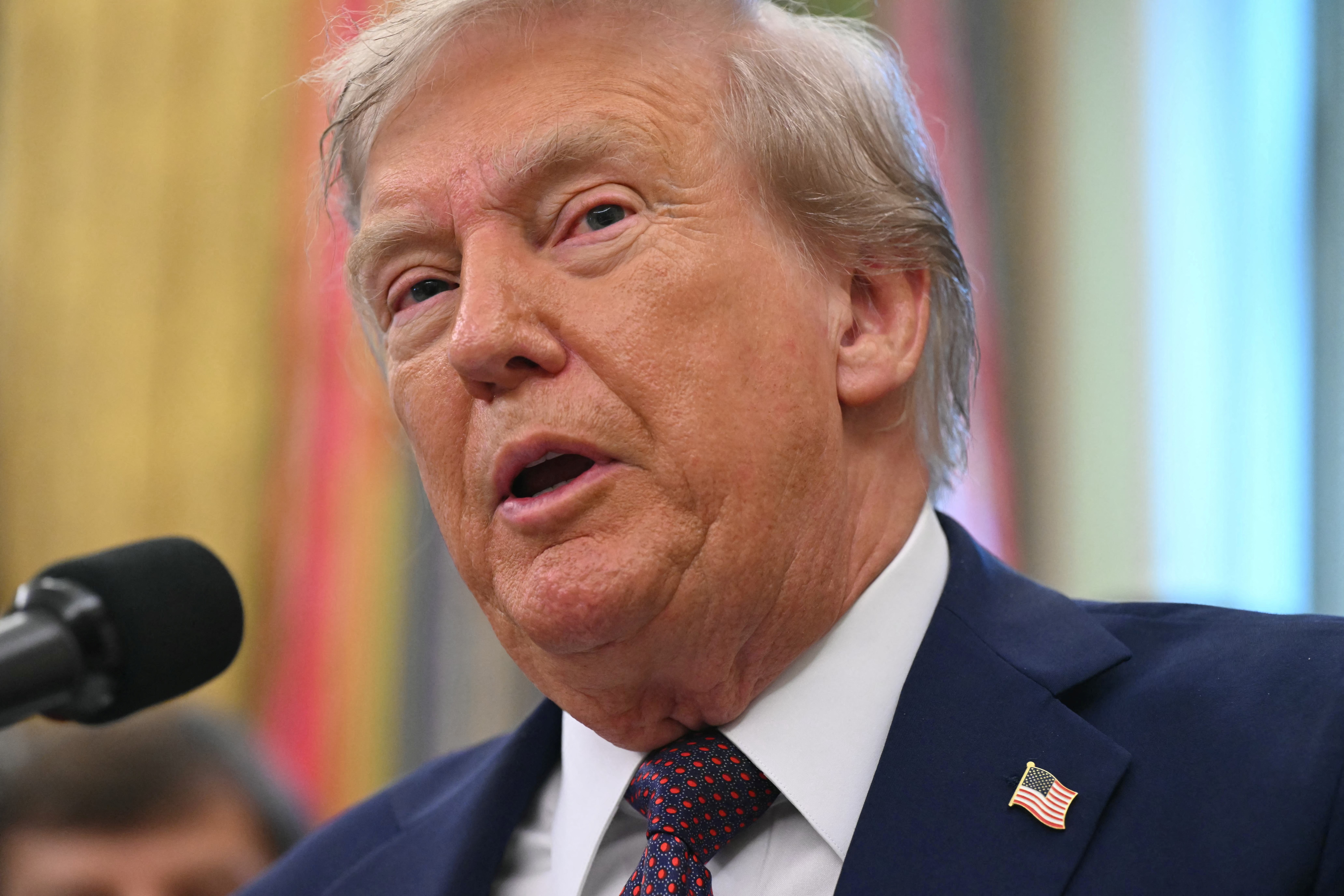 Donald Trump a prezentat Baia Lincoln de la Casa Albă după ce a renovat-o cu marmură și aur: „Repar, curăț și fac totul frumos”