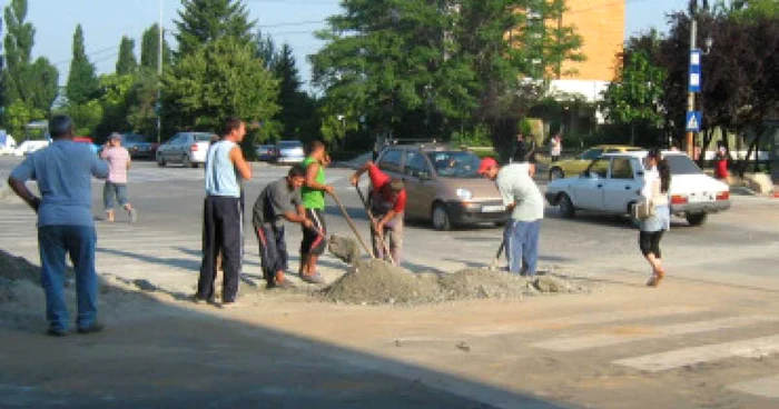 Slatina: Se schimbă conductele de apă pe străzile Păcii, Victoriei şi Trandafirilor