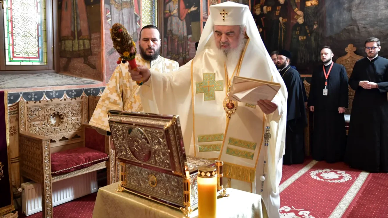 Patriarhul a sfințit racla cu moaștele Sf Damaschin